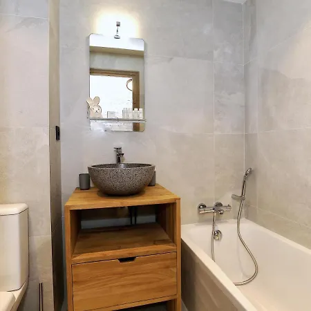 Chalet Chalet Courchevel, 8 Pieces, 14 Personnes - Fr-1-772-3